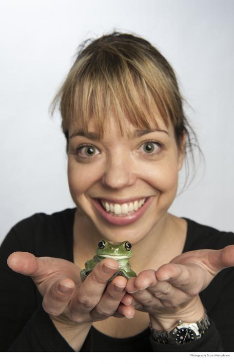 Jodi Rowley with green tree frog