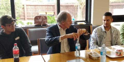 Dr Finkel demonstrates electrolysis at high school student lunch